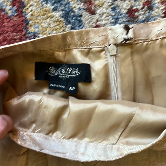 Gold a-line skirt - Picture 6 of 9